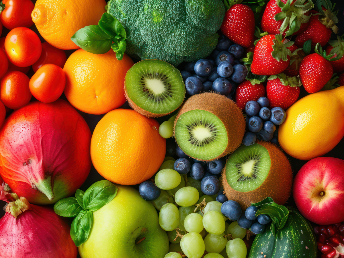 Close up of assorted and colorful nutritious fruits and vegetables for article Finding Top Nutritionists in Tucson for newcomers moving to Tucson.